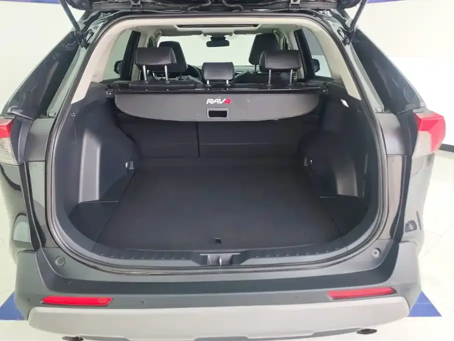 Toyota RAV4 — фото 2