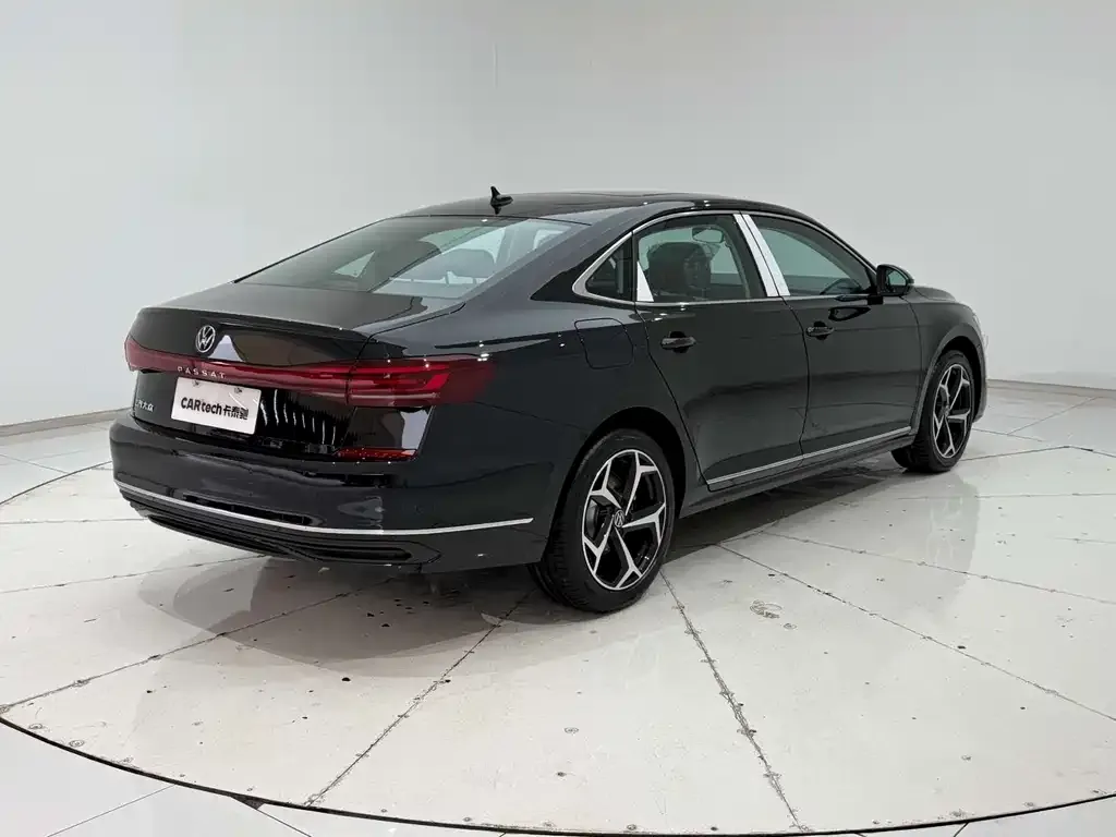 Volkswagen Passat — фото 4