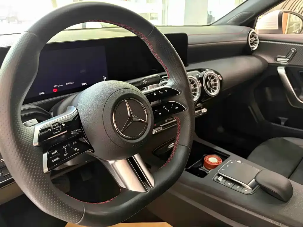 Mercedes-Benz A-Class — фото 4