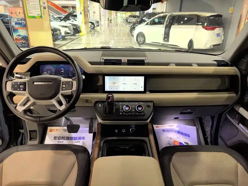 Land Rover Defender — фото 9