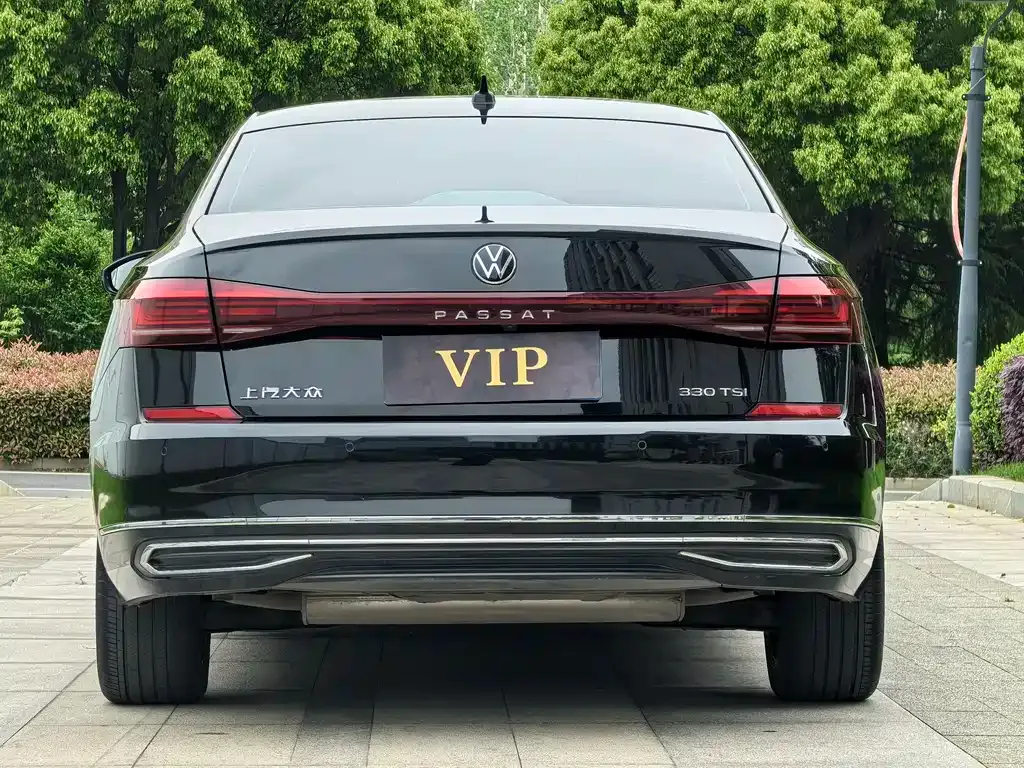 Volkswagen Passat — фото 8