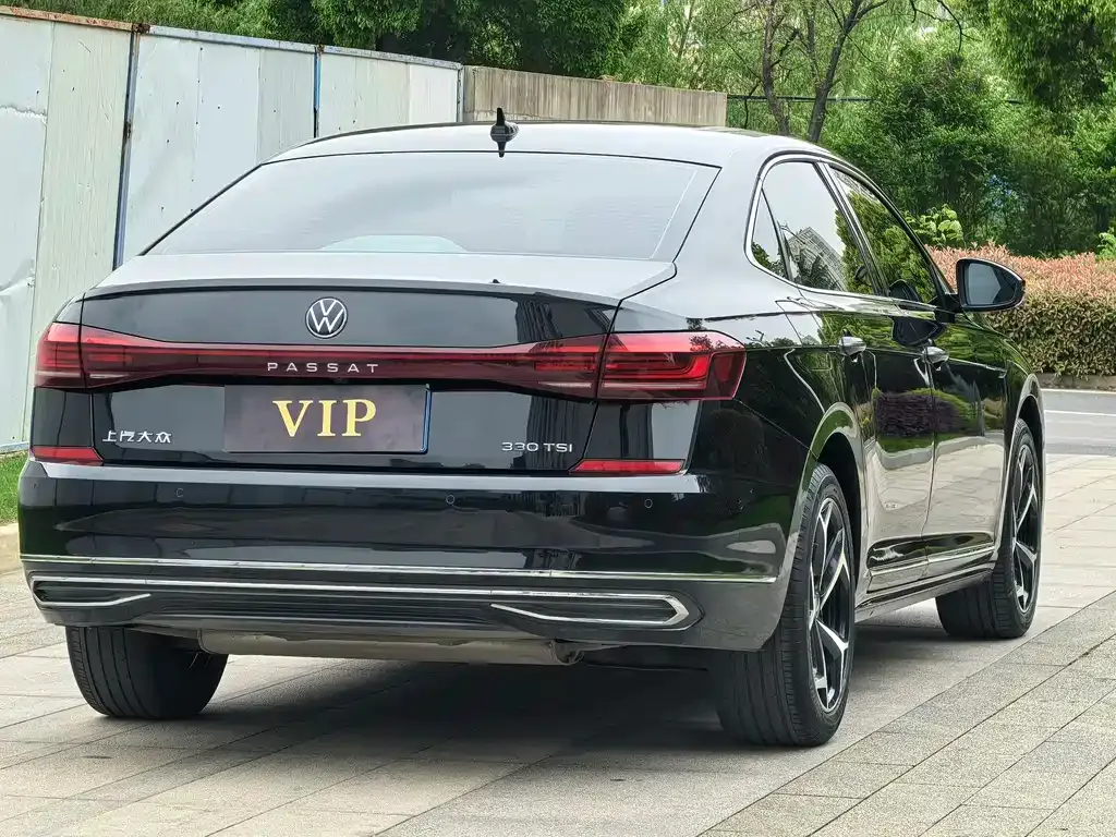 Volkswagen Passat — фото 10