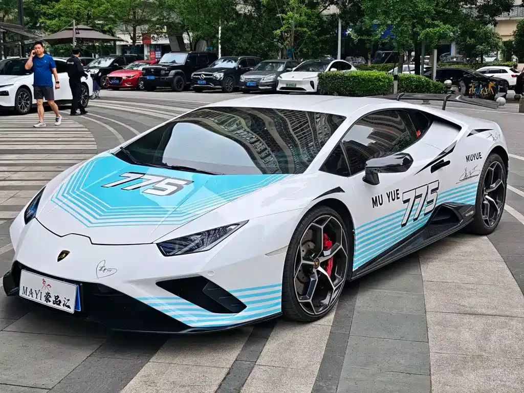 Lamborghini Huracan — фото 1