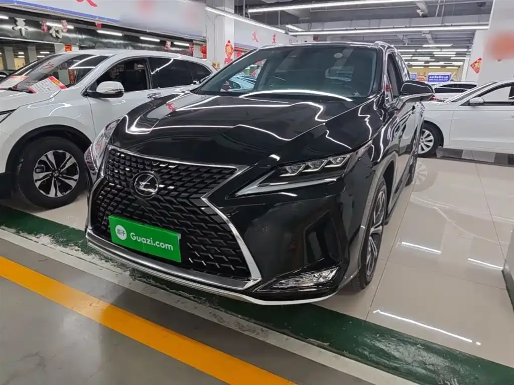 Lexus RX — фото 1