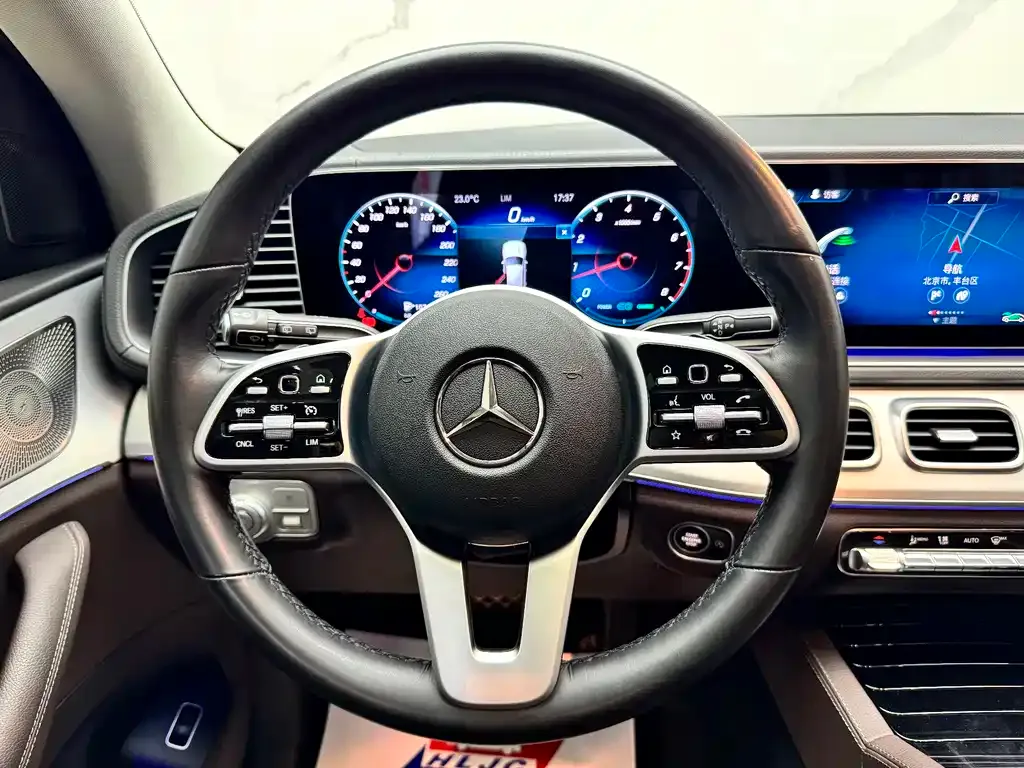 Mercedes-Benz GLS — фото 5