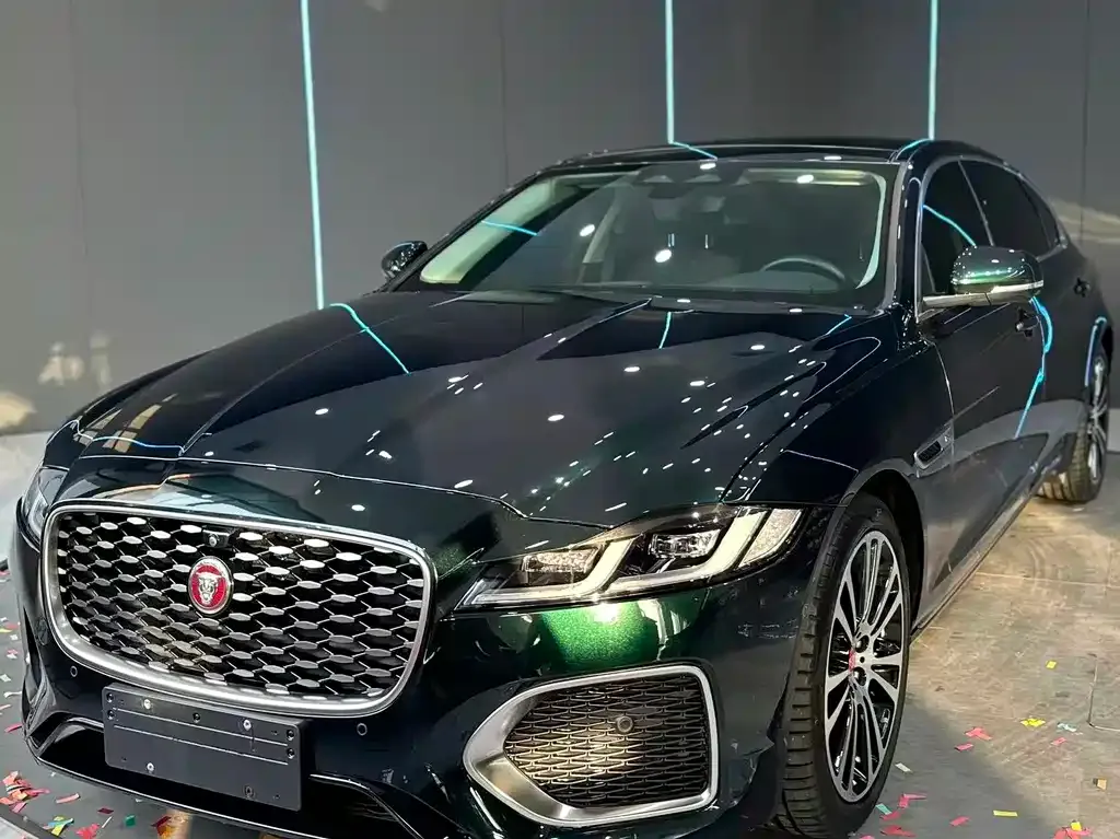 Jaguar XFL — фото 1