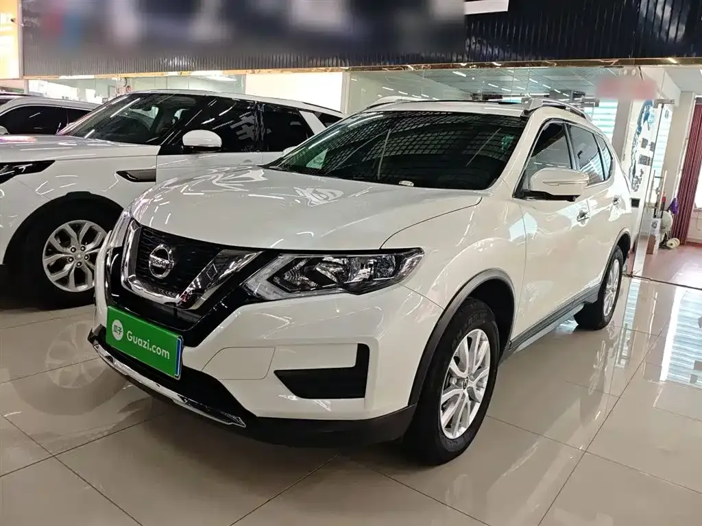 Nissan X-Trail — фото 1