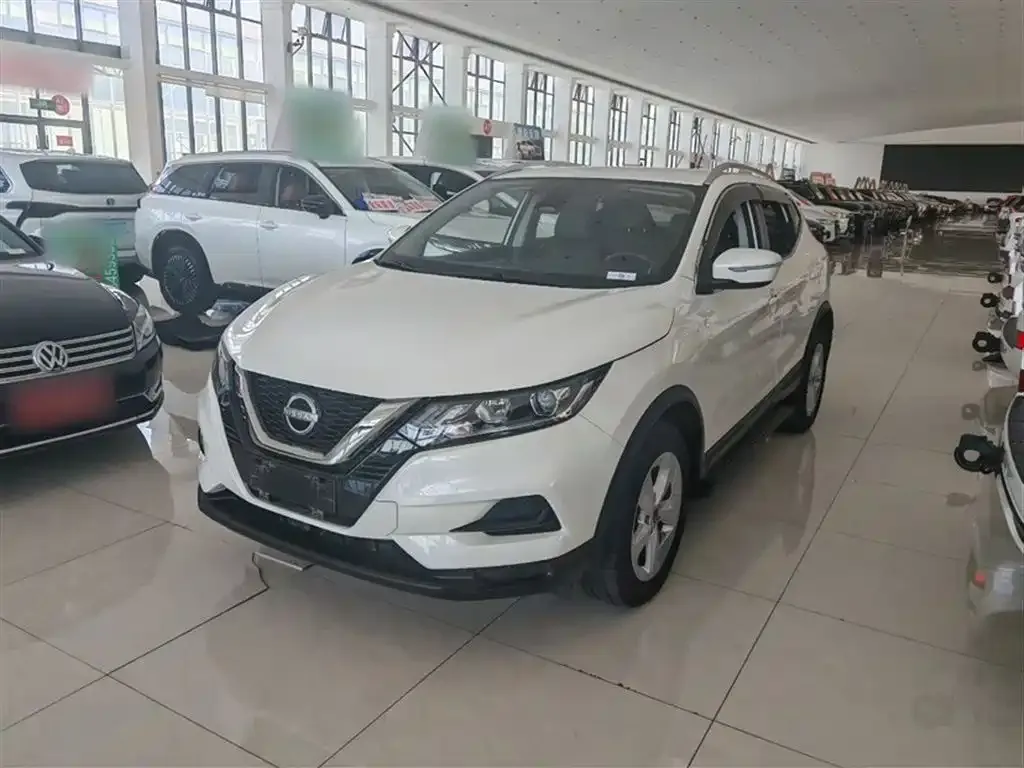 Nissan Qashqai — фото 1