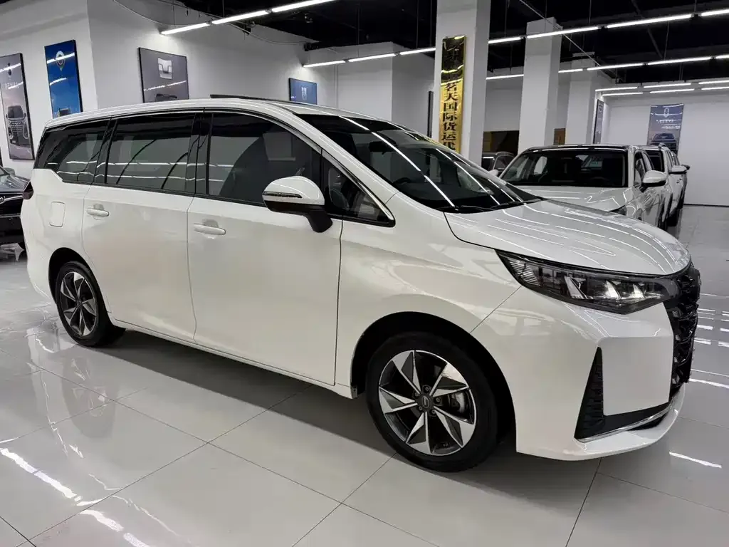 GAC Motor Trumpchi M6 — фото 2