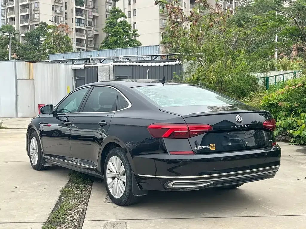 Volkswagen Passat — фото 8