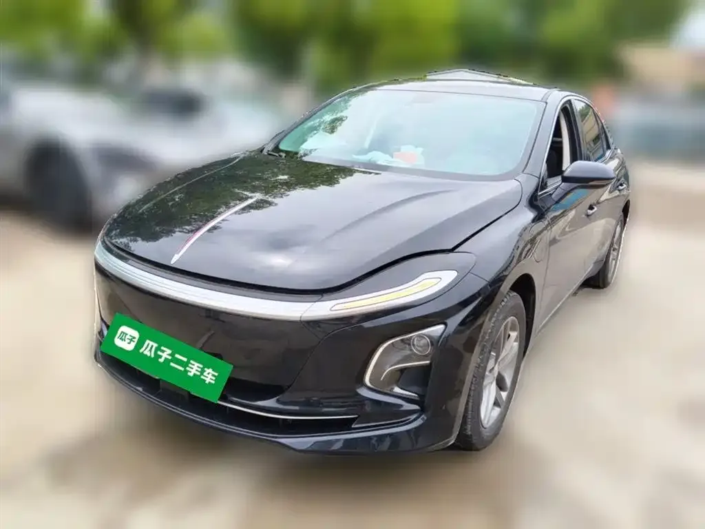 Hongqi E-QM5 — фото 1