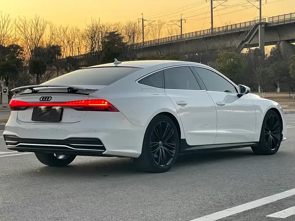 Audi A7 — фото 8