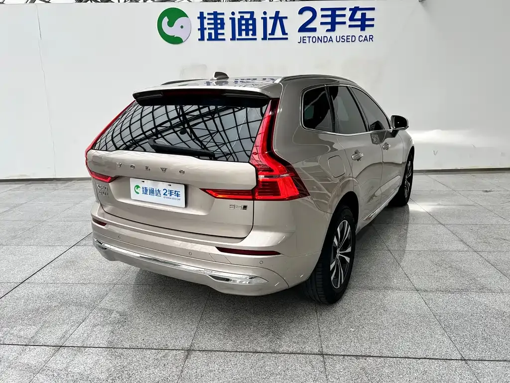 Volvo XC60 — фото 7
