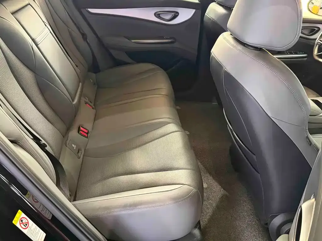 BYD Seal 07 DM-i — фото 3