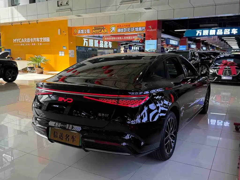 BYD Seal 07 DM-i — фото 9