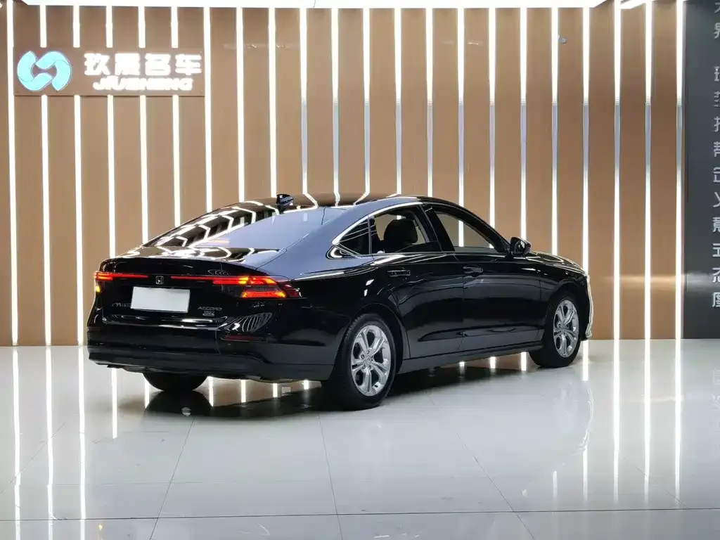 Honda Accord — фото 3