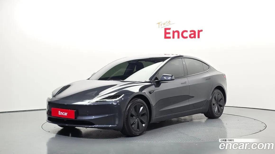 Tesla Model 3 — фото 1