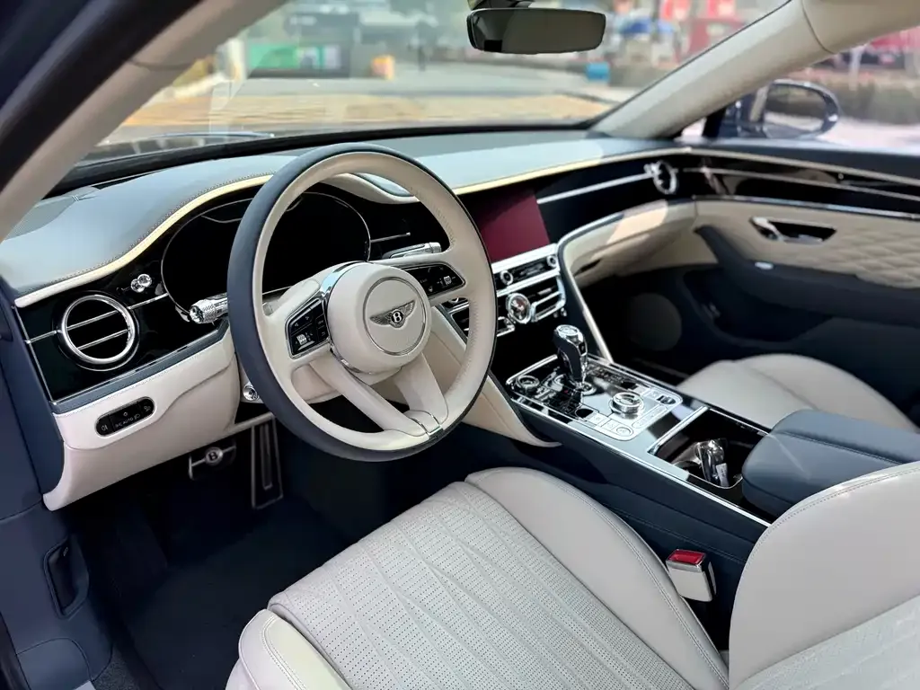 Bentley Flying Spur PHEV — фото 4