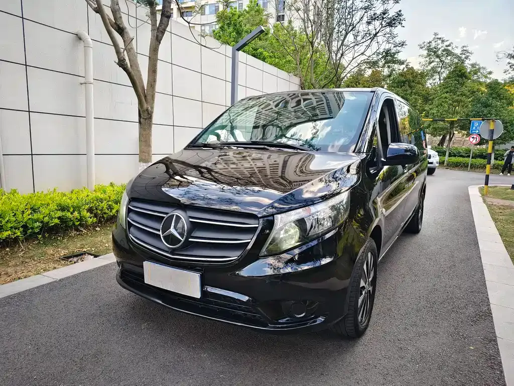 Mercedes-Benz Vito — фото 1
