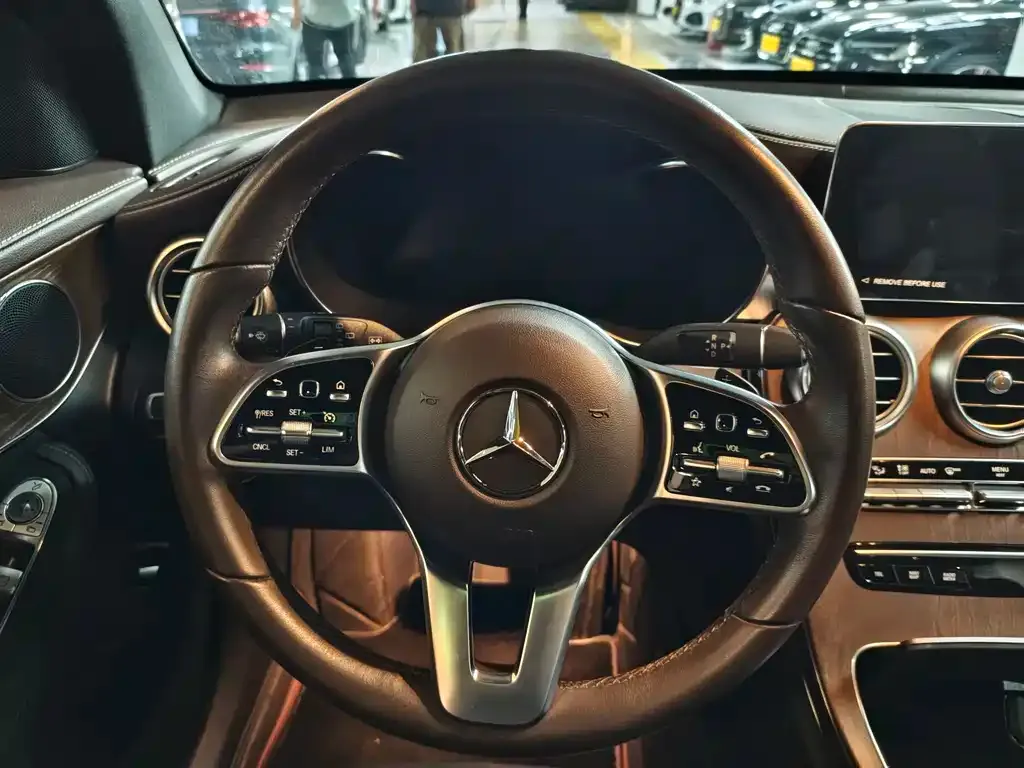 Mercedes-Benz GLC — фото 9