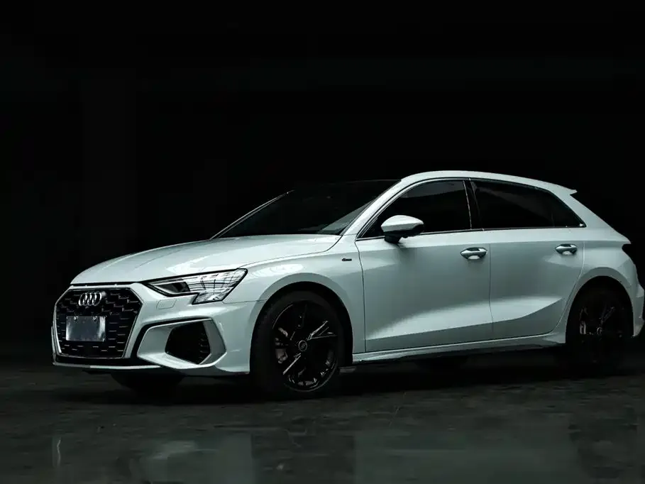 Audi A3 — фото 1