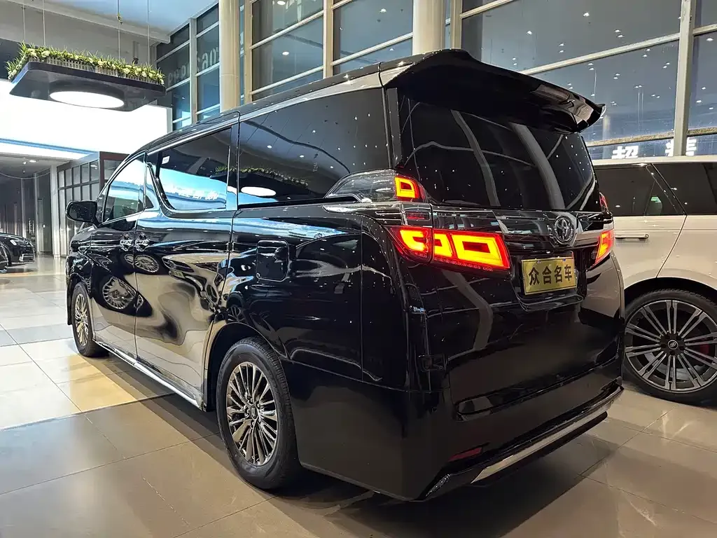 Toyota Vellfire — фото 7