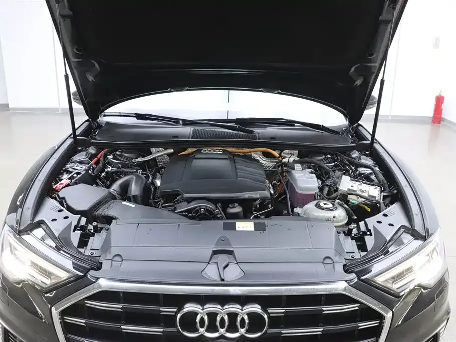 Audi A6L New Energy — фото 10