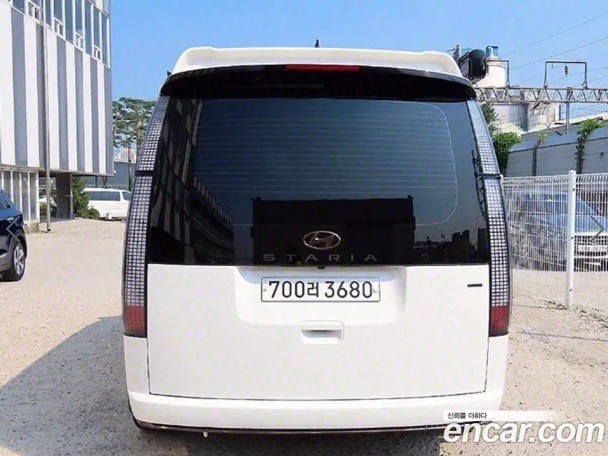 Hyundai Staria — фото 2