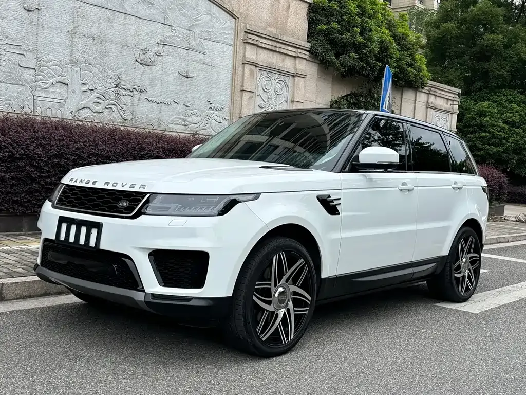 Land Rover Sport — фото 1