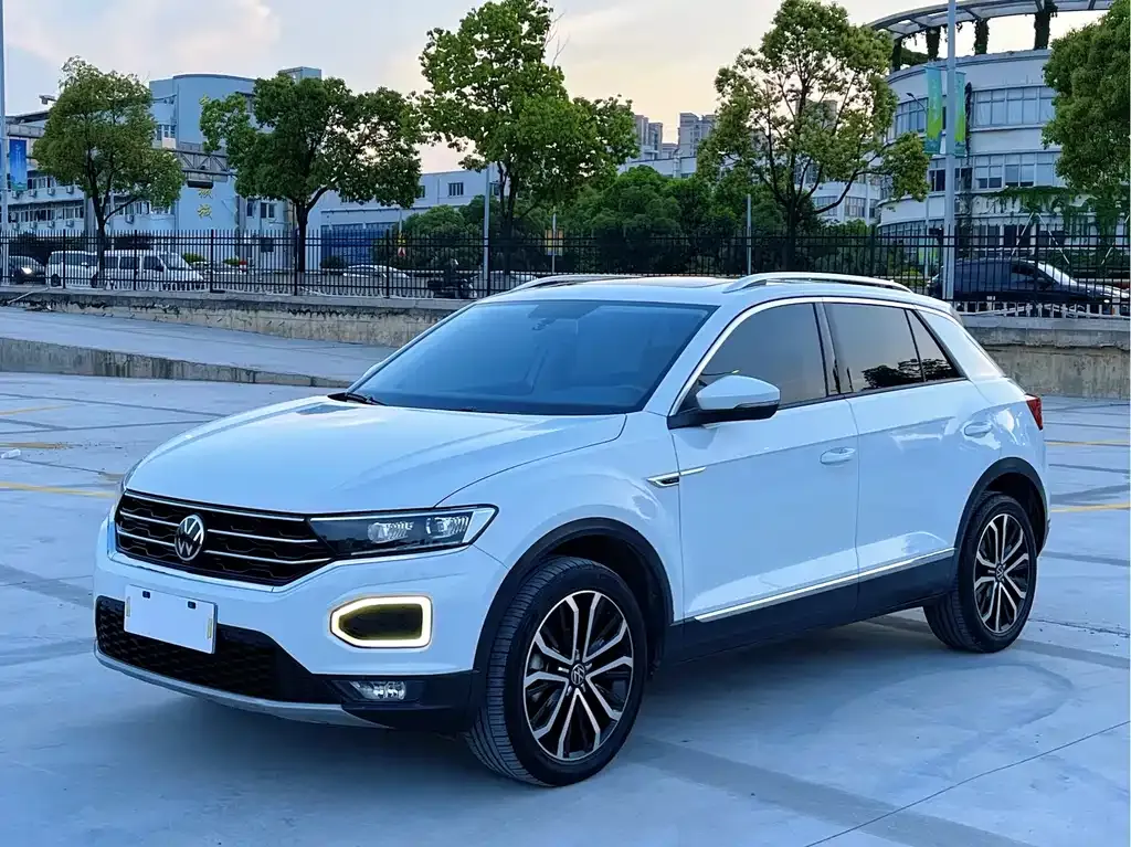 Volkswagen T-Roc — фото 1