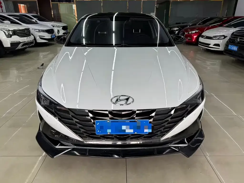 Hyundai Elantra — фото 3