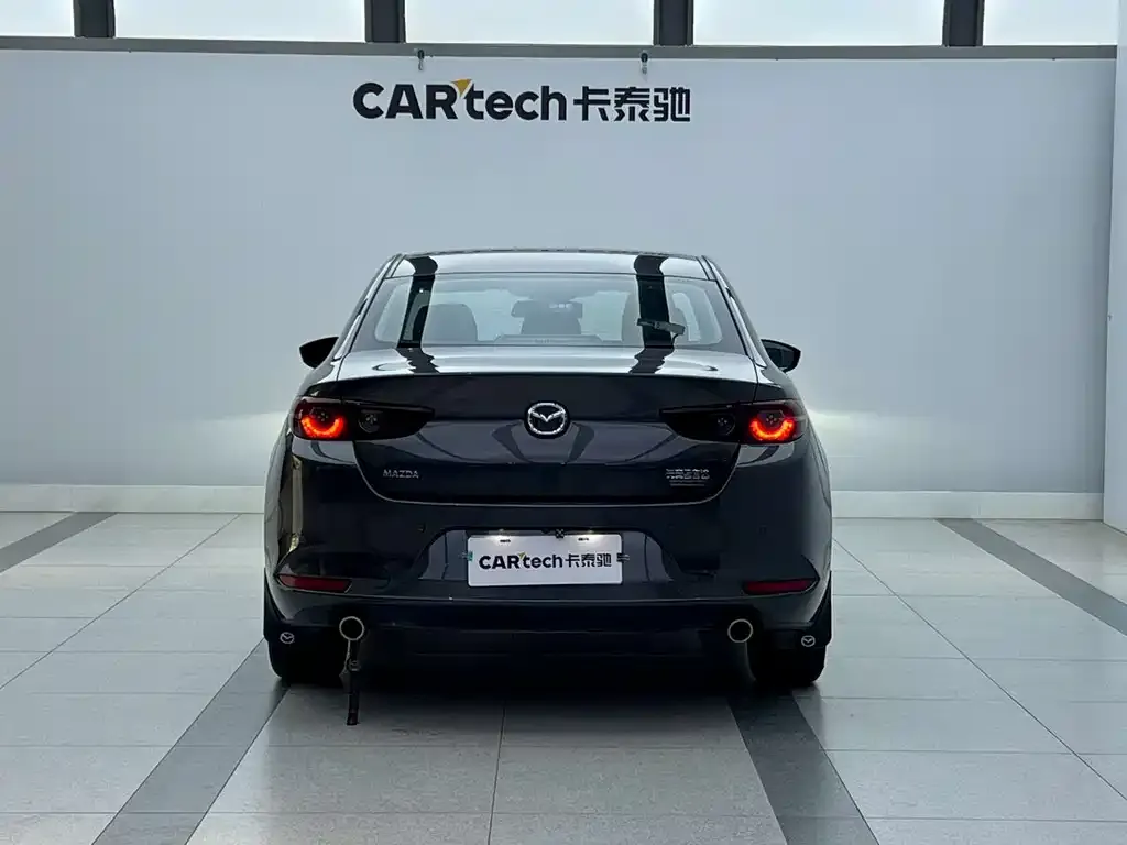 Mazda 3 Axela — фото 10