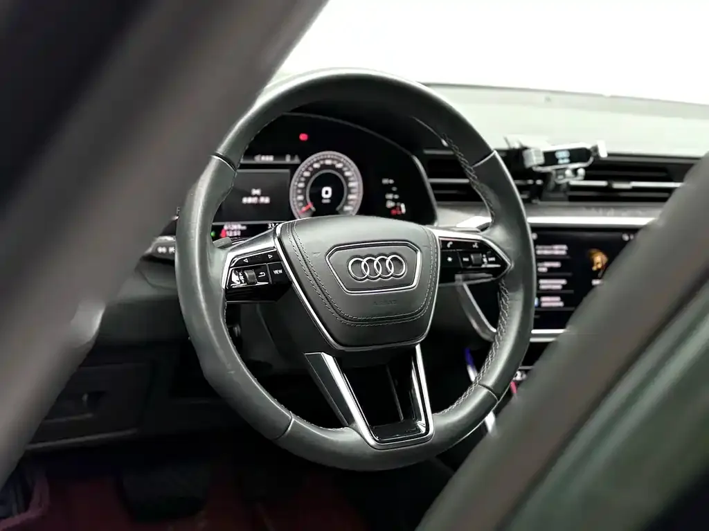 Audi A6L — фото 6