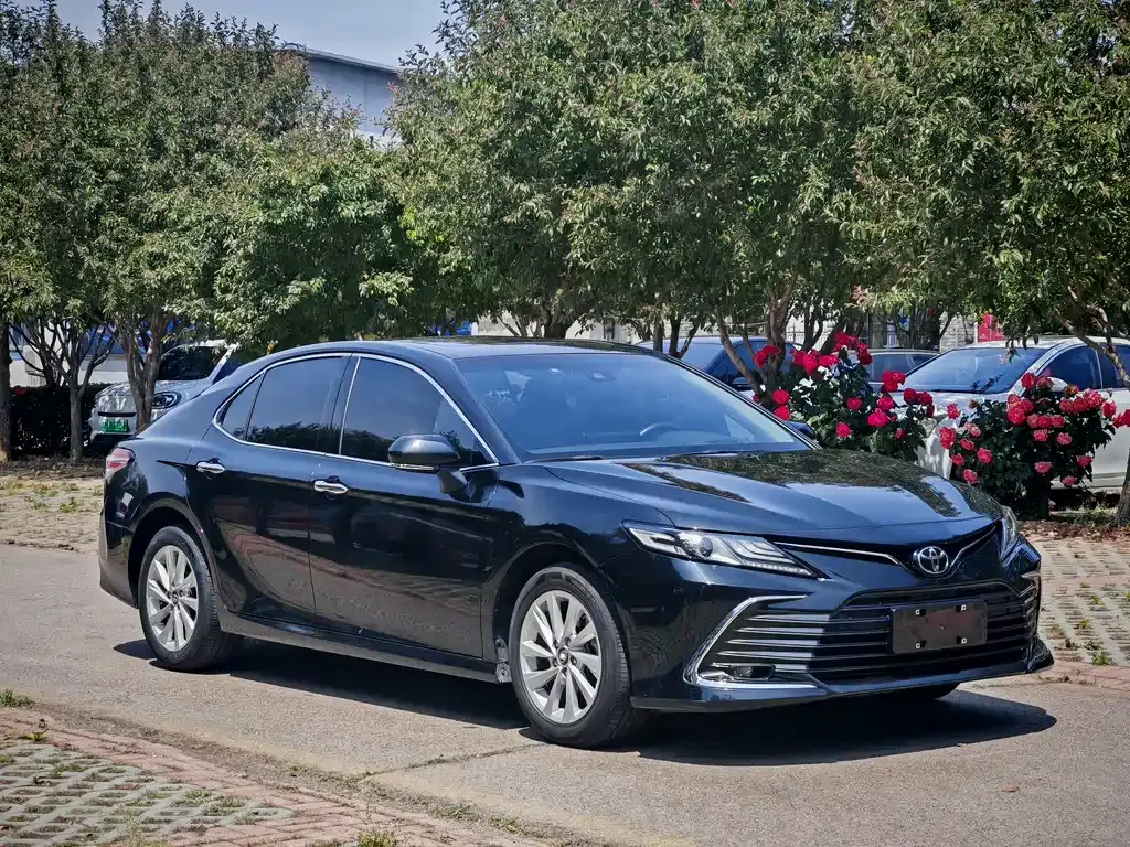 Toyota Camry — фото 7