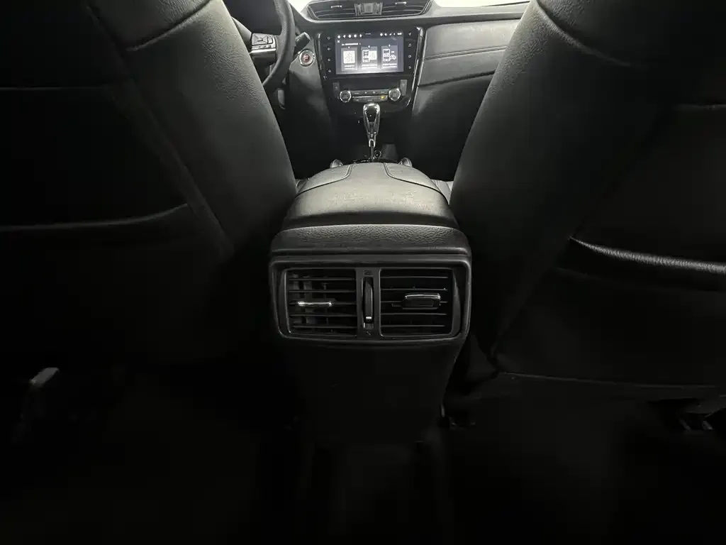 Nissan X-Trail — фото 4