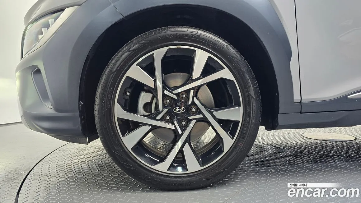 Hyundai Kona — фото 8