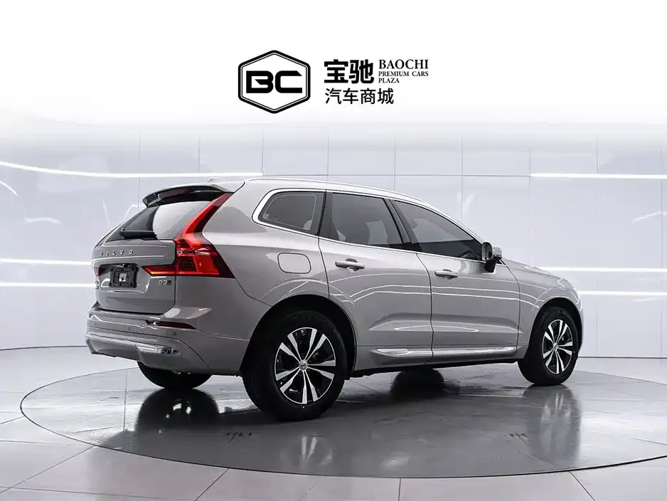 Volvo XC60 — фото 8