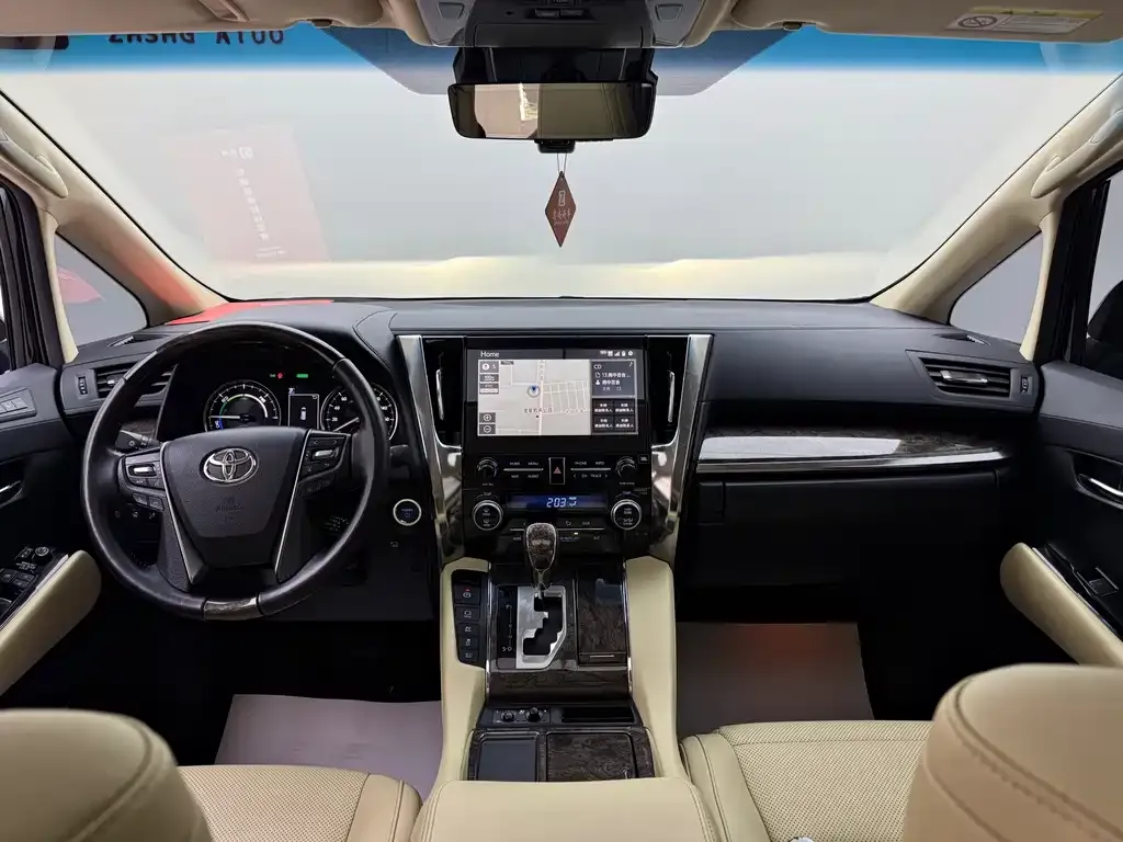 Toyota Vellfire — фото 3