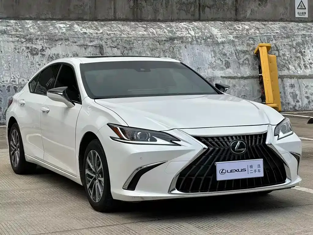 Lexus ES — фото 6
