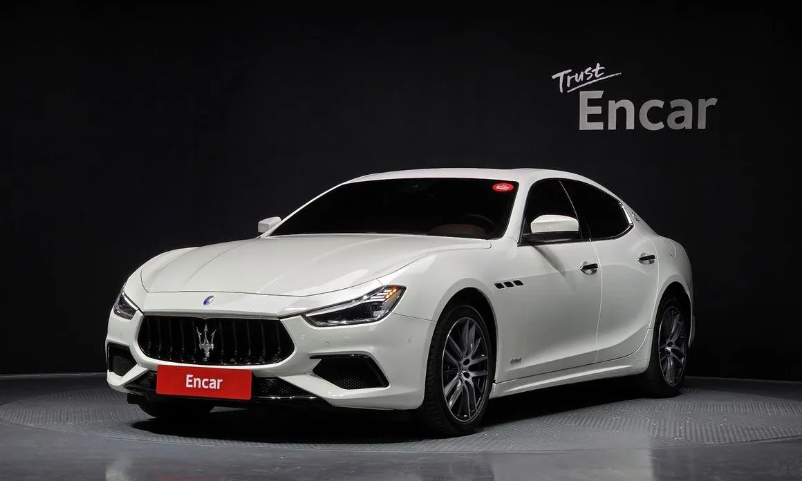 Maserati Ghibli — фото 1