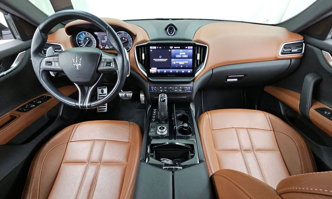 Maserati Ghibli — фото 10