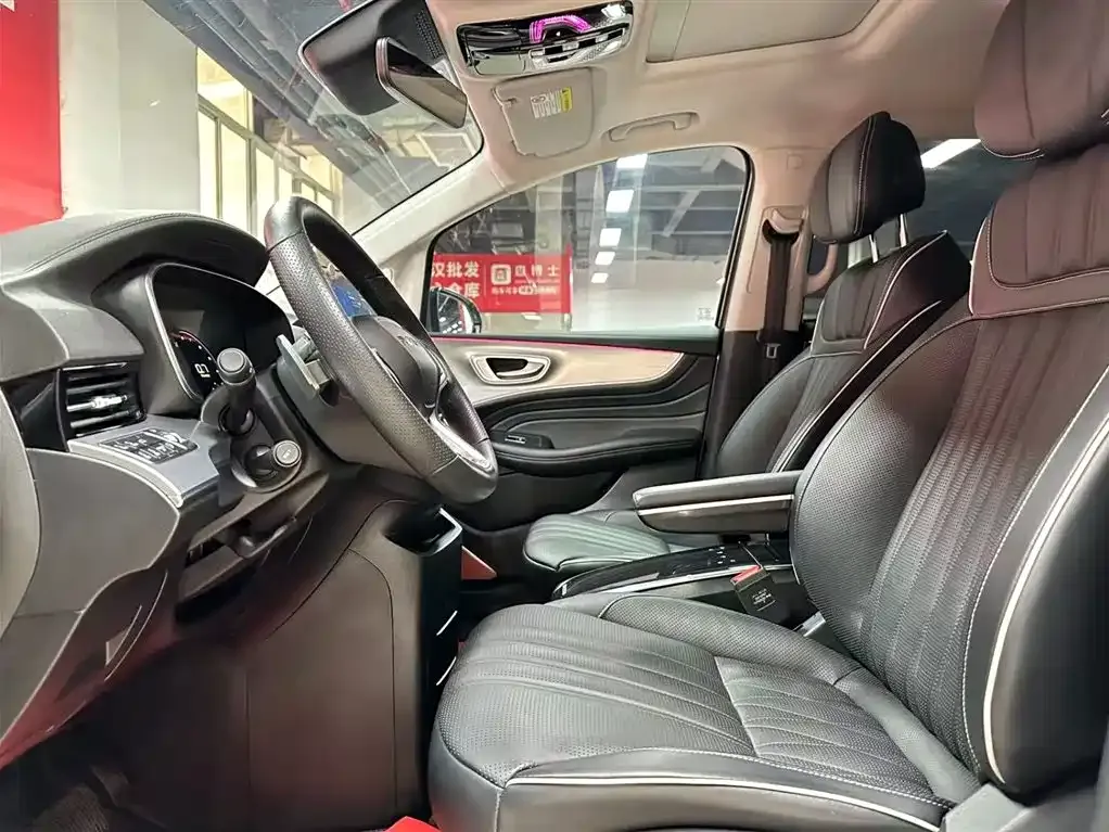 Roewe iMAX8 — фото 7