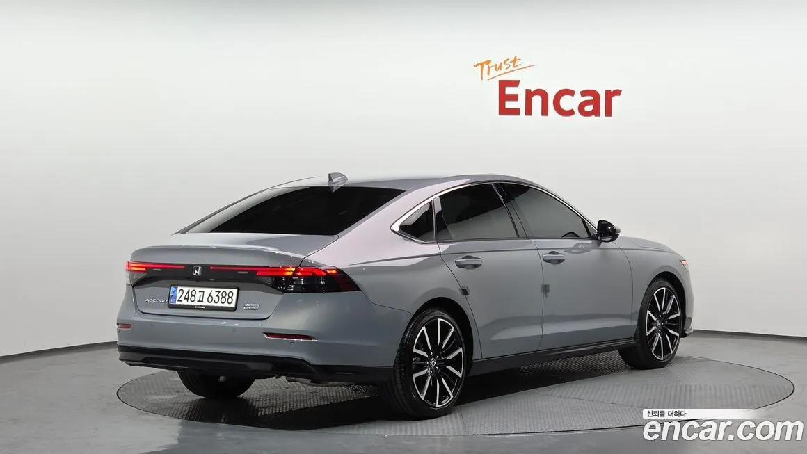 Honda Accord — фото 9