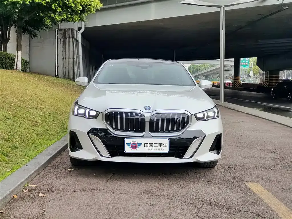 BMW i5 — фото 8