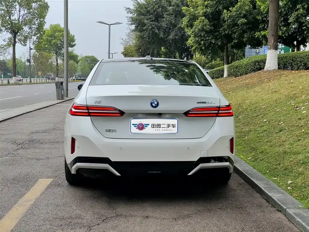 BMW i5 — фото 4