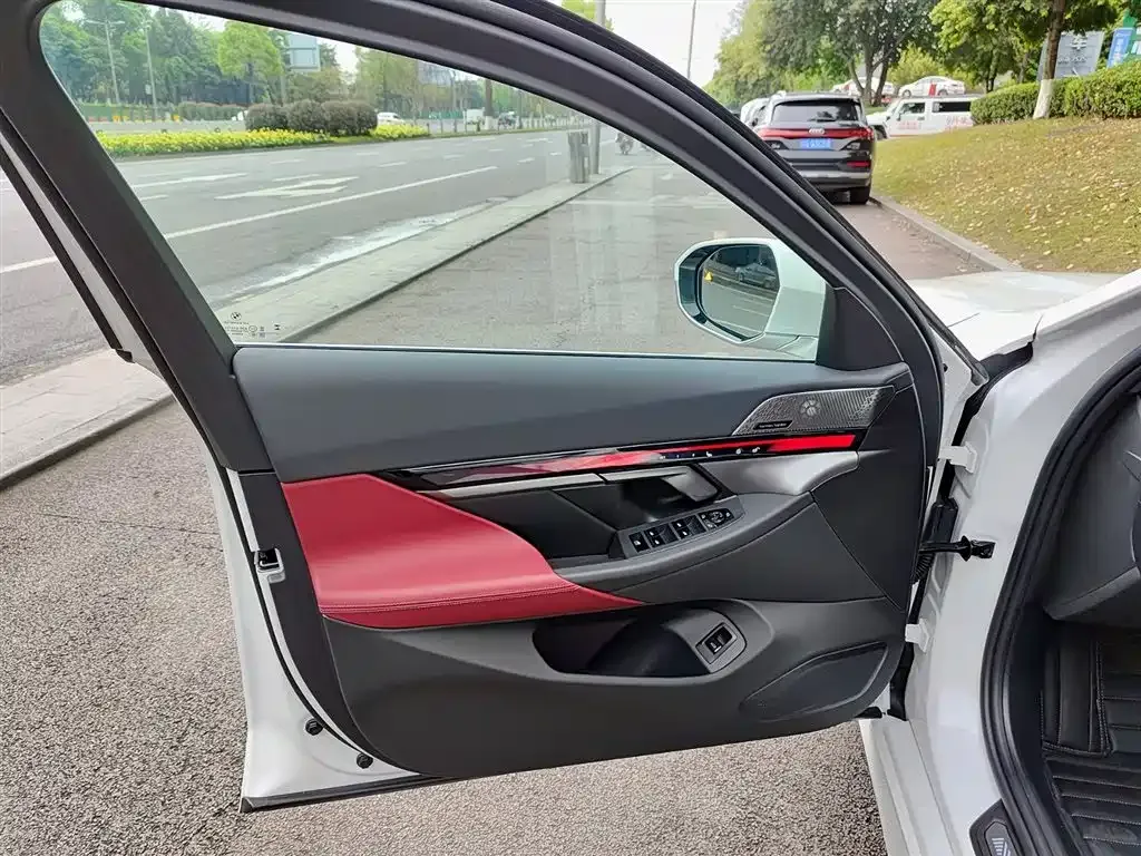 BMW i5 — фото 10