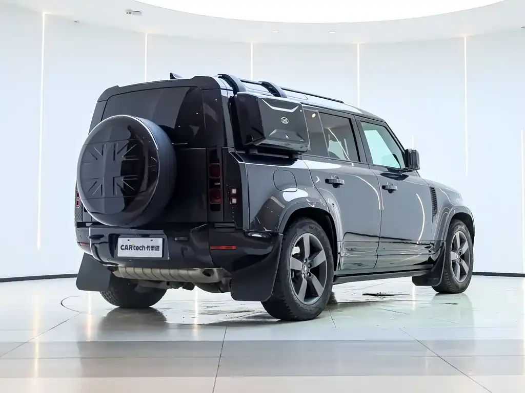 Land Rover Defender — фото 10