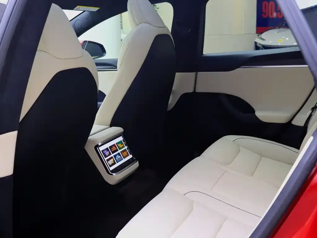 Tesla Model S — фото 7