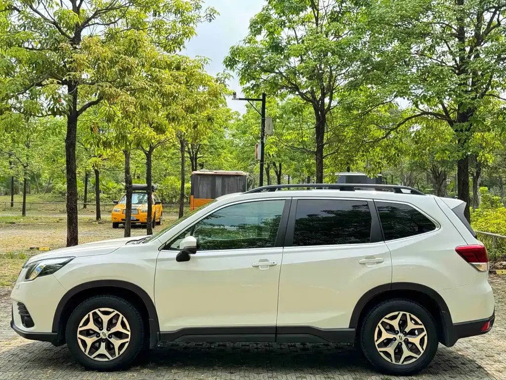 Subaru Forester — фото 4