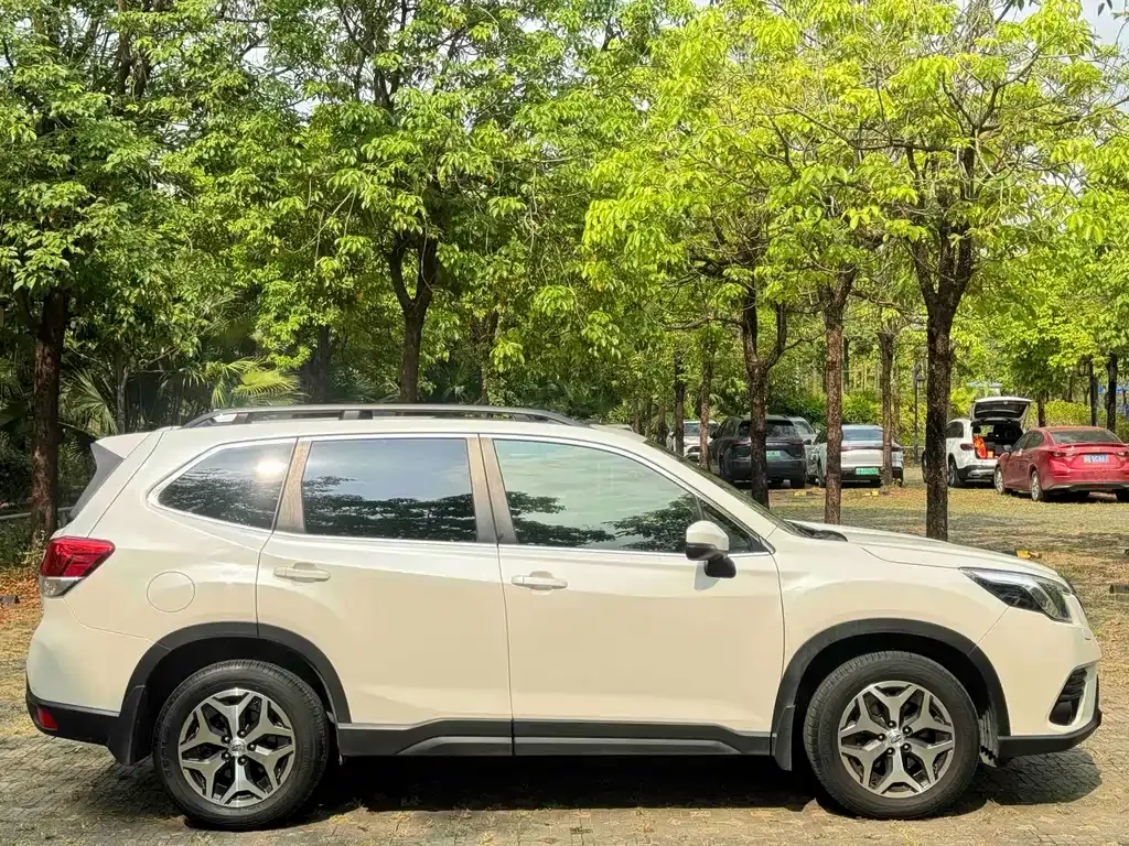 Subaru Forester — фото 5